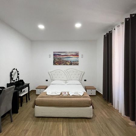 Beb Sott O Pont Napoli Apartment Exterior photo
